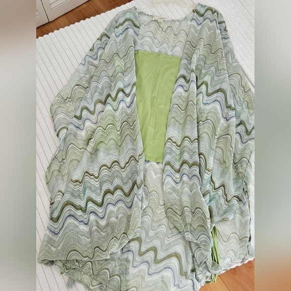 Shawl & Tank Set - Picture 2 of 2